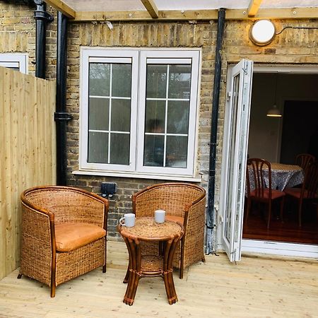 Tapestry Apartment Londra Exterior foto